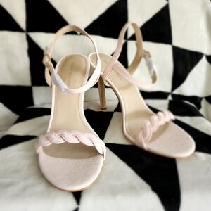 Brand new Authentic Stuart Weitzman Twistie Stilettos